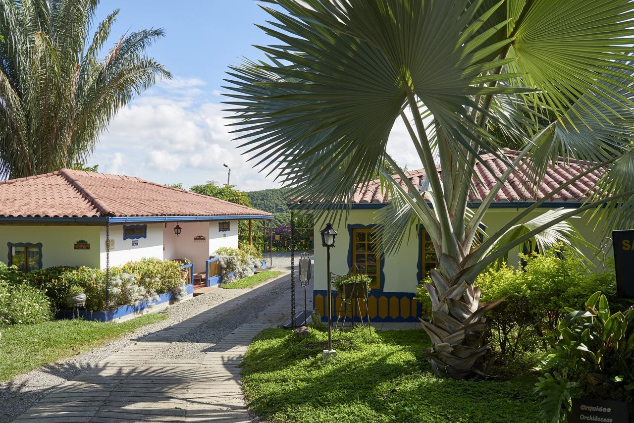 Finca Hotel Los Girasoles Montenegro Extérieur photo